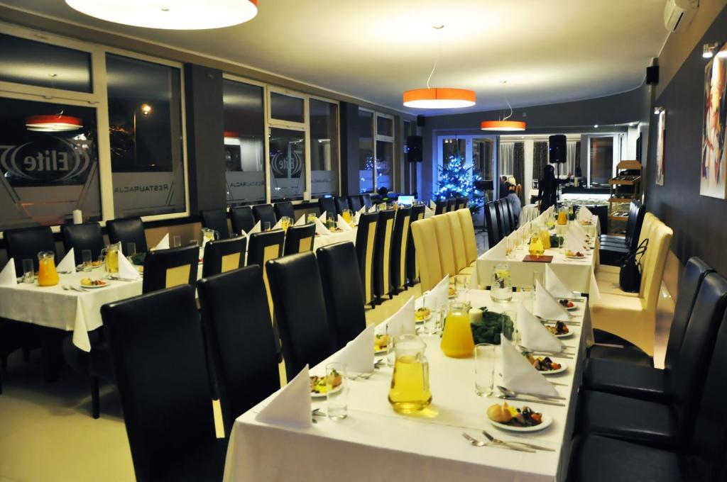 Hotel Pojezierze 슈체시네크 외부 사진