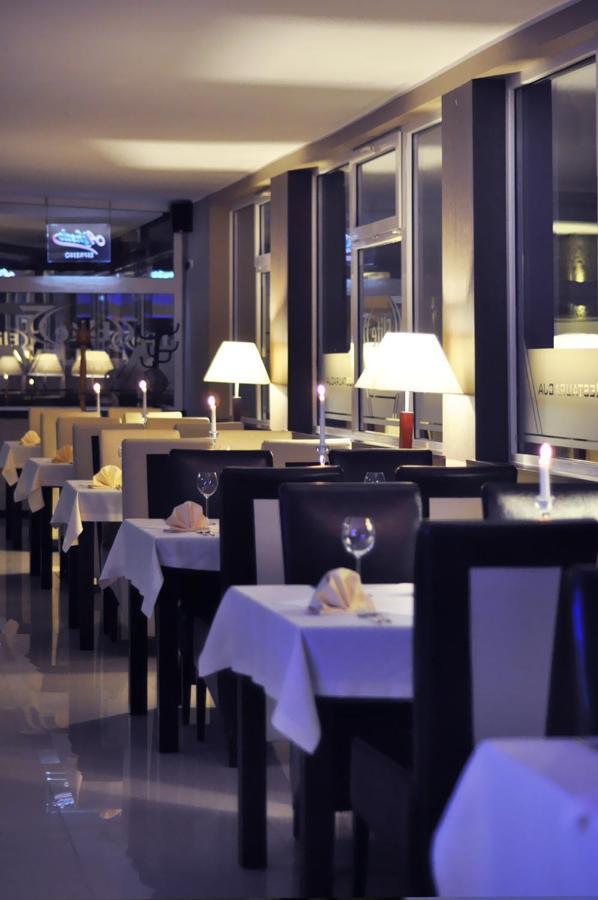 Hotel Pojezierze 슈체시네크 외부 사진